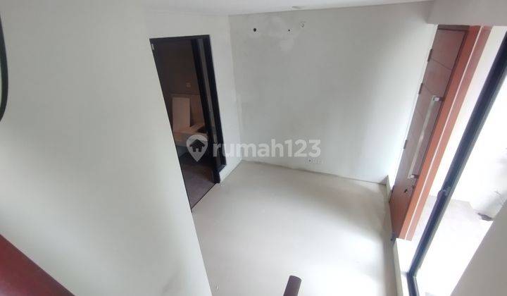 Rumah Sewa North West Lake Citraland Utara Surabaya 2