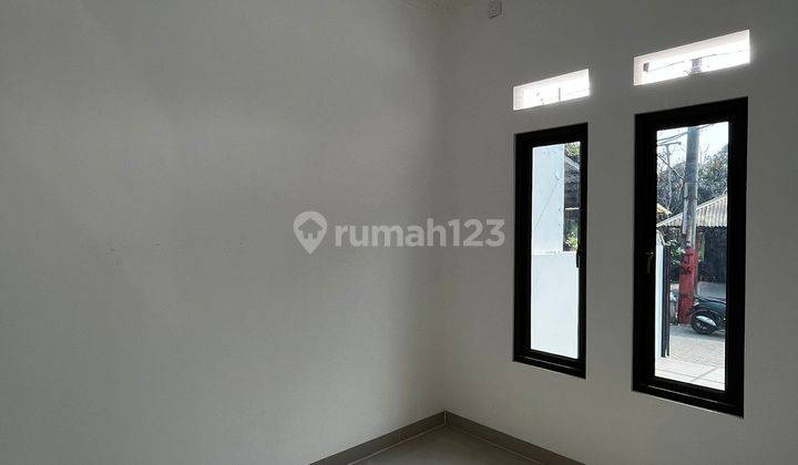 DIJUAL RUMAH SIAP HUNI DI PERUMAHAN BEKASI TIMUR REGENCY 2