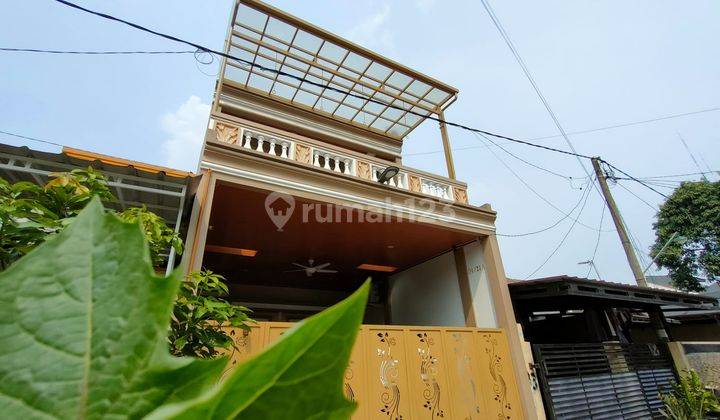 RUMAH 3 LANTAI TERDAPAT KOLAM RENANG DI PERUMAHAN VIDA BEKASI 1