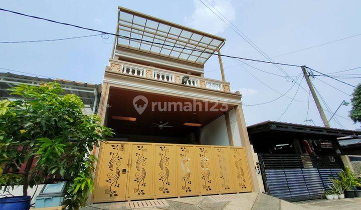 Rumah Dijual Minimalis 3 Lantai Mewah Di Perumahan Vida Bekasi  1