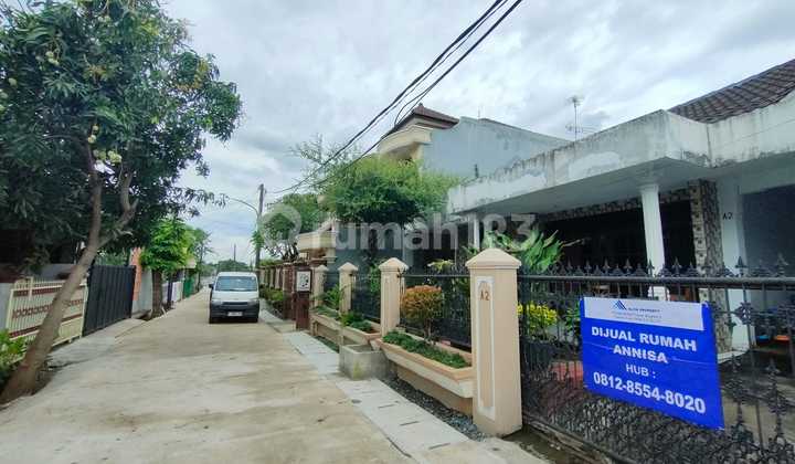 Rumah Lingkungan Elite LT 228 di Perumahan Delta Pekayon, Bekasi