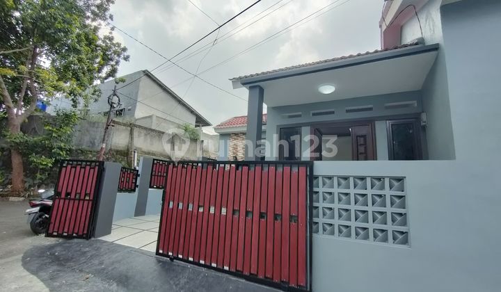 Rumah Desain Minimalis di Perumahan Nirwana Estate Cibinong