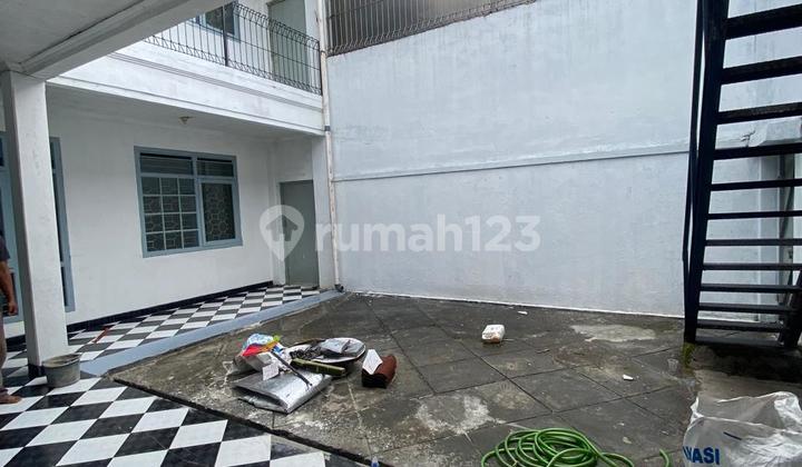 Dijual/for Salermh 2 Lantai @ Thilt 216 M2 , Lb 225 M2kt 3 + 1 , Km 2 + 1listrik 3500 M2air Sible , Shm Garasi 1 , Carpot 1hadap Timur Lautop : 1.6 M Negooinfo : 0822xxxxxxxxteguh Budiman/xmac 2
