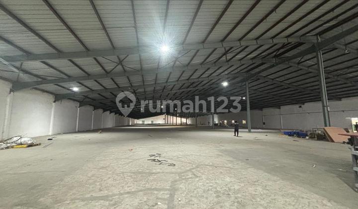 Di Sewakan/for Rentgudang @ A.h Nasution Ujung Berung Bandunglokasi Main Road Lb 8000 M2lm 49 Mtr Pjg 163 Mtrlistrik Besarcieling Tengah 9.5 Mtr Op : 40 Rb/mtr/blninfo : 0822xxxxxxxxteguh Budiman/xmac