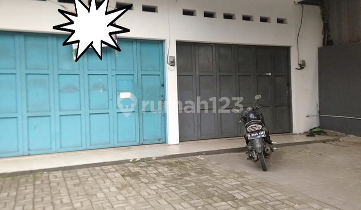 Disewakan/dijual Ruko Kopo Raya3 Lantai Lb : 168 M2 ( 4 X 14 X 3 Lt ) Lt : Listrik :air Jetpump , Km.3 Shm Hadap Selatanop : * Sewa 95 Jt/thn Negoo* Jual : 2.5 M Negooinfo : 0822xxxxxxxxteguh Budiman/xmac