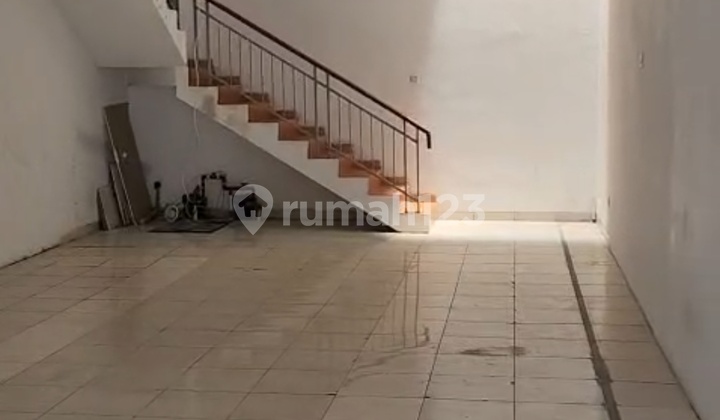 Di Jual/Sewakan* Ruko 2 Lantai* Mekar Wangi* Lt 100 M2* Lb 150 M2* Km 1 * Lm 5 Mtr* Listrik : 2200 Watr* Shm/Shgb* Parkir Luas* Hadap Barat* Jual : 2.85 M Negoo* Sewa : 90 Jt/Thn* Info : 0822xxxxxxxx* T.budiman/Xmac Di Jual/Sewakan* Ruko 2 Lantai* Mekar Wangi* Lt 100 M2* Lb 150 M2* Km 1 * Lm 5 Mtr* Listrik : 2200 Watr* Shm/Shgb* Parkir Luas* Hadap Barat* Jual : 2.85 M Negoo* Sewa : 90 Jt/Thn* Info : 0822xxxxxxxx* T.budiman/Xmac