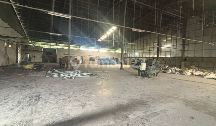 :Fire: Disewakan Gudang Strategis - Mainroad Bandung Timur Akses Mudah, Siap Menunjang Operasional Bisnis Skala Besar Hingga Distribusi Gudang dengan Pilihan Luas Fleksibel - bisa Disesuaikan dengan Kebutuhan Usaha Anda. Pilihan Luas Bangunan:▫️ 520 M² (2 :Fire: Disewakan Gudang Strategis - Mainroad Bandung Timur Akses Mudah, Siap Menunjang Operasional Bisnis Skala Besar Hingga Distribusi Gudang dengan Pilihan Luas Fleksibel - bisa Disesuaikan dengan Kebutuhan Usaha Anda. Pilihan Luas Bangunan:▫️ 520 M² (2