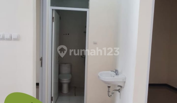 For Rent
TKI V Serwood House
Land Area: 102 m²
Building Area: approx. 90 m²
Single-story building
West-facing
2200 Watt
Submersible pump
Bedrooms: 2
Bathrooms: 1
Carport: 1
Storage: 1
Price: 33 Million/year
Contact: 0822.1857.7273
Teguh Budiman / xmac 2