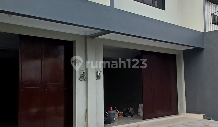 Disewakan/for Rentruko Baru Mainroad Terusan Kopo Raya , 2 Lantailm 5 X 18 Mtrlb 180 M2 , Lt 105 M2 Carport 2listrik Token 2200 Wattair Sible , Km 2 Hadap Selatanop : 100 Jt/thninfo : 0822xxxxxxxxteguh Budiman/xmac