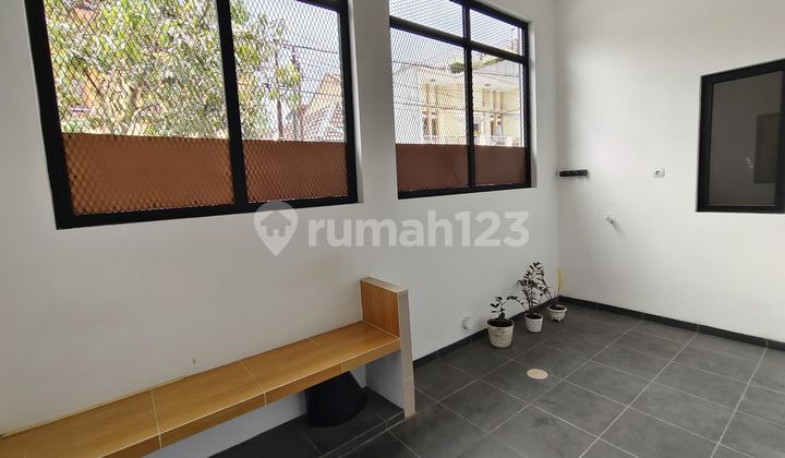 For SaleNew 2-Story HouseRahayu 2 EstateCorner Position, East-FacingLand Area 164 M2, Building Area 245 M24 Bedrooms, 3 Bathrooms1 Shop Space, 3300 Watt ElectricityJet Pump Water, 1 Carport 10 M X 16 MHeight: 2.7 M, NegotiableContact: 08221857xxxxTeguh Budiman/Xmac 2