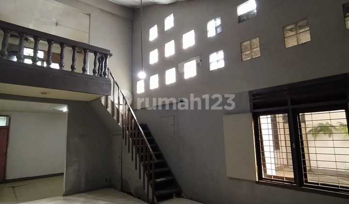 For Rent: Commercial Space, Warehouse, OfficeHollis Rayalt 350 M2, Land Area 300 M2Parking for 4 Colt Diesel TrucksPrice 165 Million/Year, Minimum 2 YearsInfo: 08221857xxxxTeguh Budiman/Xmac