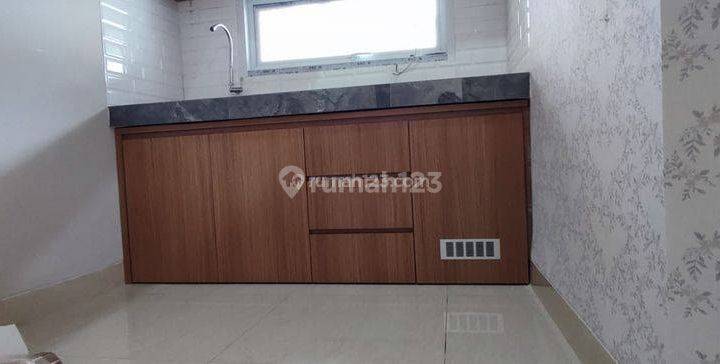Rumah  Cempaka Putih Timur Dekat Yarsi,kuliner Tamsol Hanya 5 Menit Tol 9