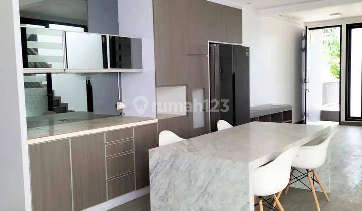 Rumah Modern Minimalis 2 Lantai Siap Huni Lokasi Strategis di Bintaro Sektor 7 2