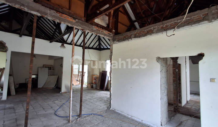 Dijual Rumah Tua Hitung Tanah di Bintaro Jakarta Selatan