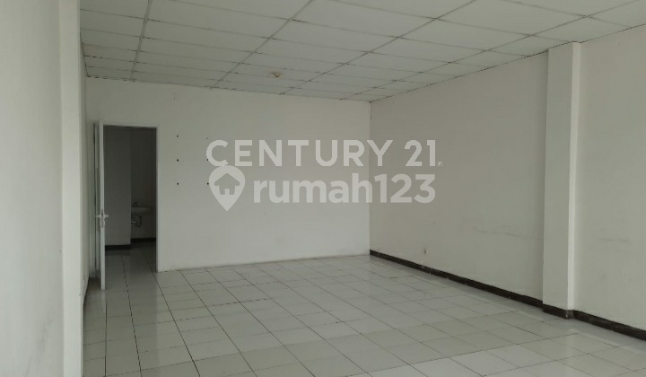 For Rent 3-Story Shop House in Tang City Tangerang 2