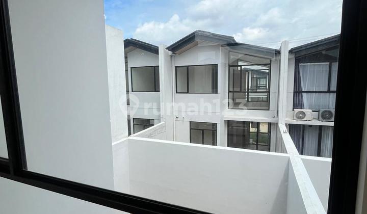 Comfortable 2-Story House in Cendana Cove Lippo Karawaci 2