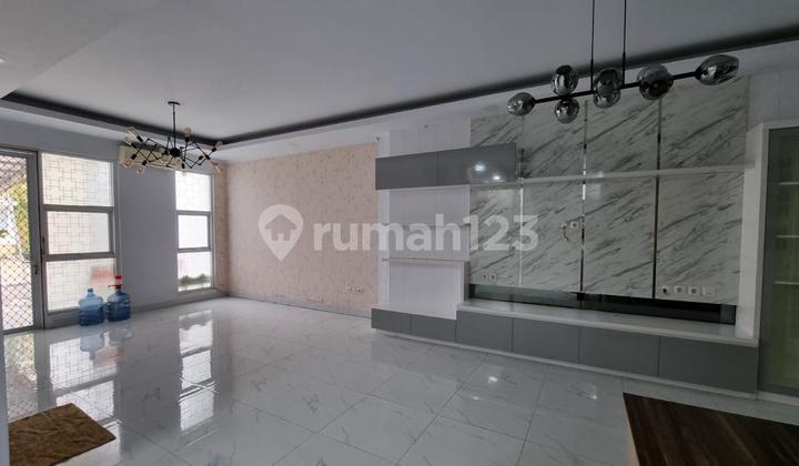Rumah Bagus 2,5 Lantai Cluster Fiordini - Gading Serpong Rumah Bagus 2,5 Lantai Cluster Fiordini - Gading Serpong