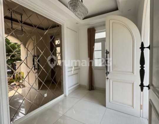 Rumah Mewah di Taman Golf Modern Karawaci Tangerang 2