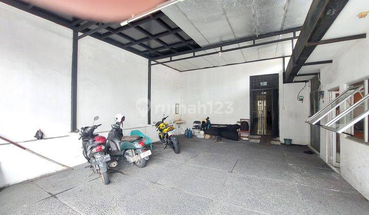 Jual cepat rumah kost lokasi jalan raya di kebayoran lama Jakarta 2