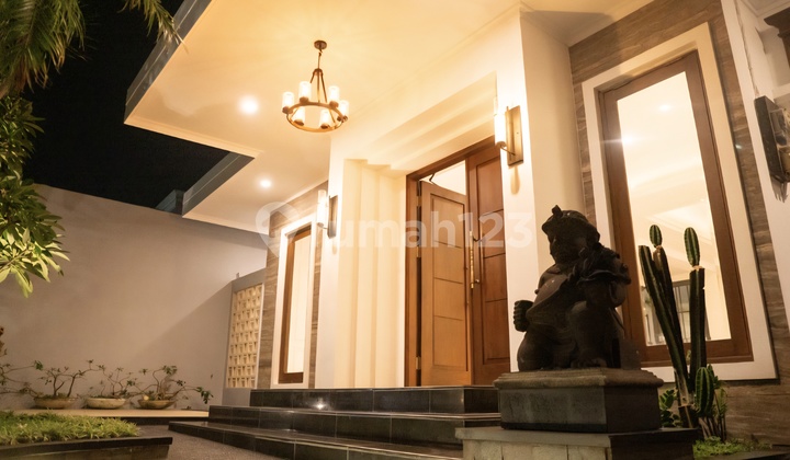 Di Jual / Disewakan The luxury Home- Full Renovasi Di Jual / Disewakan The luxury Home- Full Renovasi