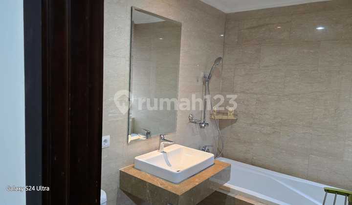 Di Jual Apartemen 1 BR siap Huni Menteng Park Jakarta 2