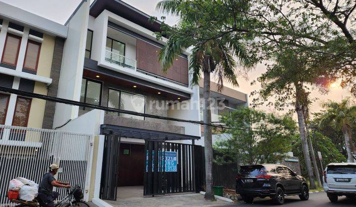 Dijual Rumah Baru Modern 3 Lantai Siap Huni 1