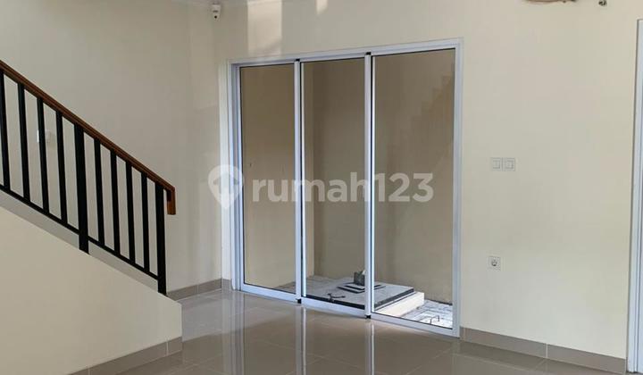 For Rent: Medriso 3-Story Shop House in Gading Serpong