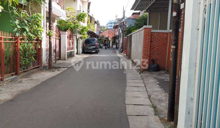 2.5-Storey Ready-to-Occupy House in North Cipete, South Jakarta 2