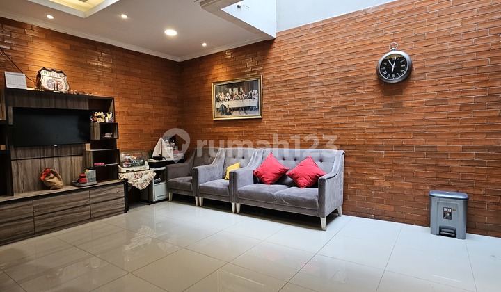 Neat House Ready to Occupy Bohemia Village Cluster Gd. Serpong