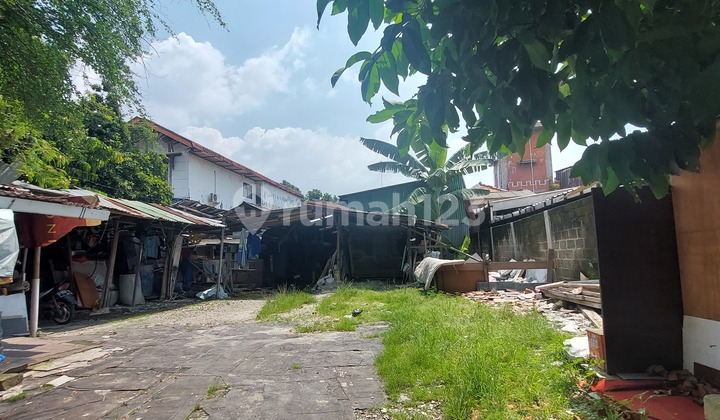 For Sale Strategically Located Land
Busy 2-Way Road in Kembangan For Sale Strategically Located Land
Busy 2-Way Road in Kembangan