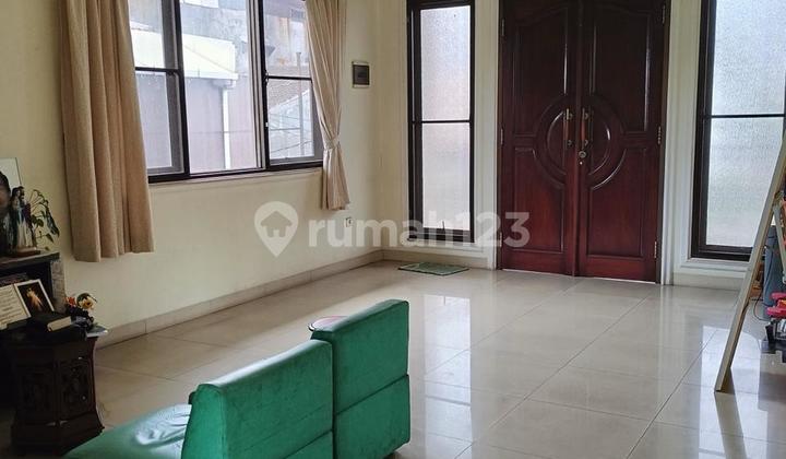 Rumah 2 Lantai SHM Jelambar Jakarta Barat