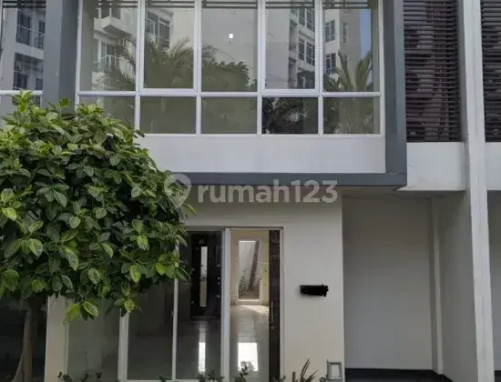 Townhouse Baru Belum Pernah Ditempati di Puri Mansion Jakarta Barat 1