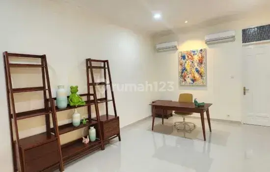 Rumah Siap Huni di Interior Full Furnished di Komplek Intercon, Jakarta Barat 2