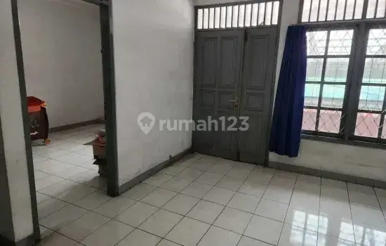 Ruko Gandeng 3 Dan Verlokasi Bagus di Serpong Tangerang Selatan 2