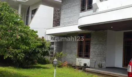 rumah Bagus, nomor cantik, Boulevard dan hadap utara di Puri Indah jakarta barat 1