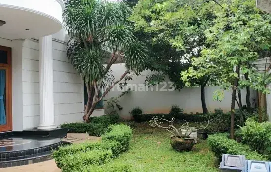 Rumah Bagus, Nyaman dan hadap taman di Komplek Intercon, Jakarta Barat 2