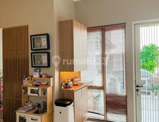 Rumah Siap Huni, Kondisi Furnished Berlokasi di Suvarna Sutera, Tangerang 1