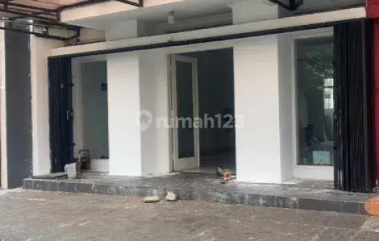  ruko Di dalam komplek Lokasi strategis di Taman Semanan Indah, Jakarta Barat  1