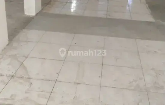  ruko Di dalam komplek Lokasi strategis di Taman Semanan Indah, Jakarta Barat  2