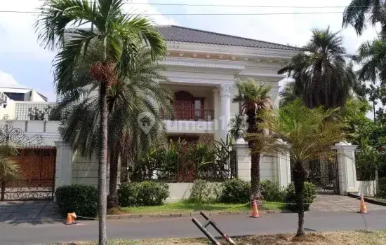 Rumah Baru Ada Kolam Renang Lokasi di Pondok Indah, Jakarta Selatan 1