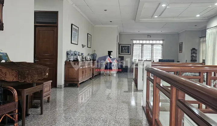 Rumah Full Furnished 2 Lantai Kedoya Jakarta Barat