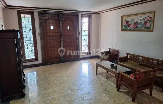 Rumah Butuh Renovasi 2 Lantai 4 Kamar Tidur Komplek Intercon, Jakarta Barat 2