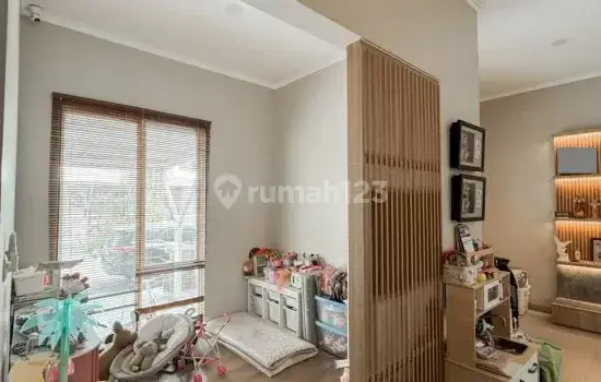 Rumah Siap Huni, Kondisi Furnished Berlokasi di Suvarna Sutera, Tangerang 2