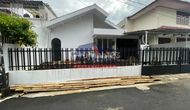 rumah lokasi bagus dekat dengan tol di taman aries meruya jakarta barat 1