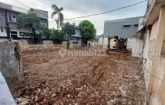 Rumah Tua Hitung Tanah Lt 221m2 Hoek Srengseng, Jakarta Barat 1