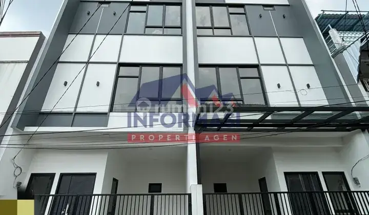 Rumah Baru 3 Lantai Jl Manggis 2 Tanjung Duren Mobil di Jakarta Barat 1