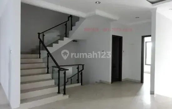 Rumah Brand New Hadap Ke Utara Dan Lantai Granite Permata Buana, Jakarta Barat 1