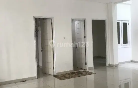 Rumah Bagus Lokasi Premium Siap Huni Puri Kencana, Jakarta Barat 2