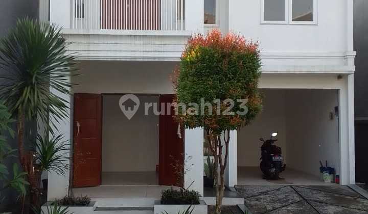 Rumah 2 Lantai Siap Huni di Warung Sila Jagakarsa