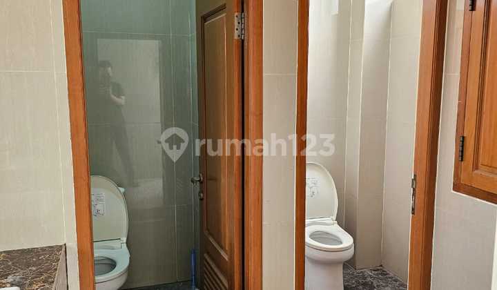 Office Building 3.5 Floors Strategic Location Bintaro South Tangerang Office Building 3.5 Floors Strategic Location Bintaro South Tangerang